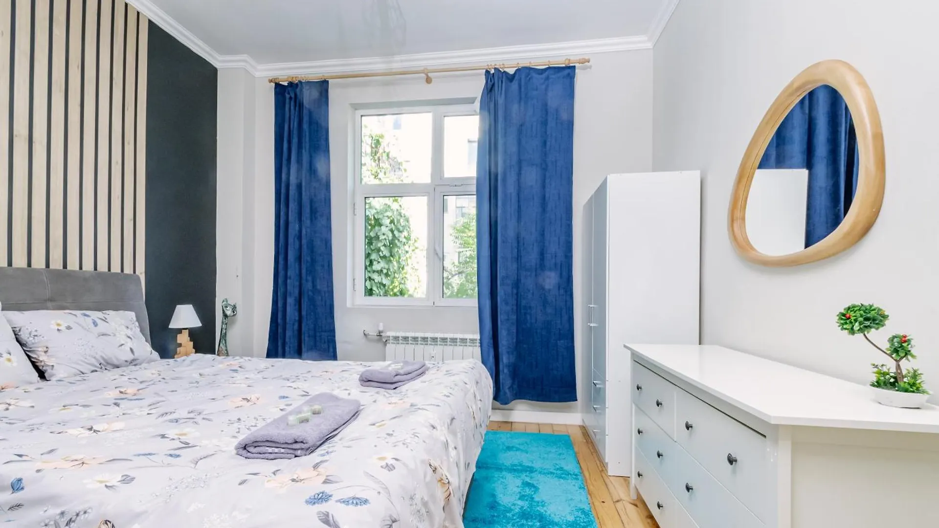 2 Designer Apartments Seconds Away From Тhe Main Street, Free Parking Sofia