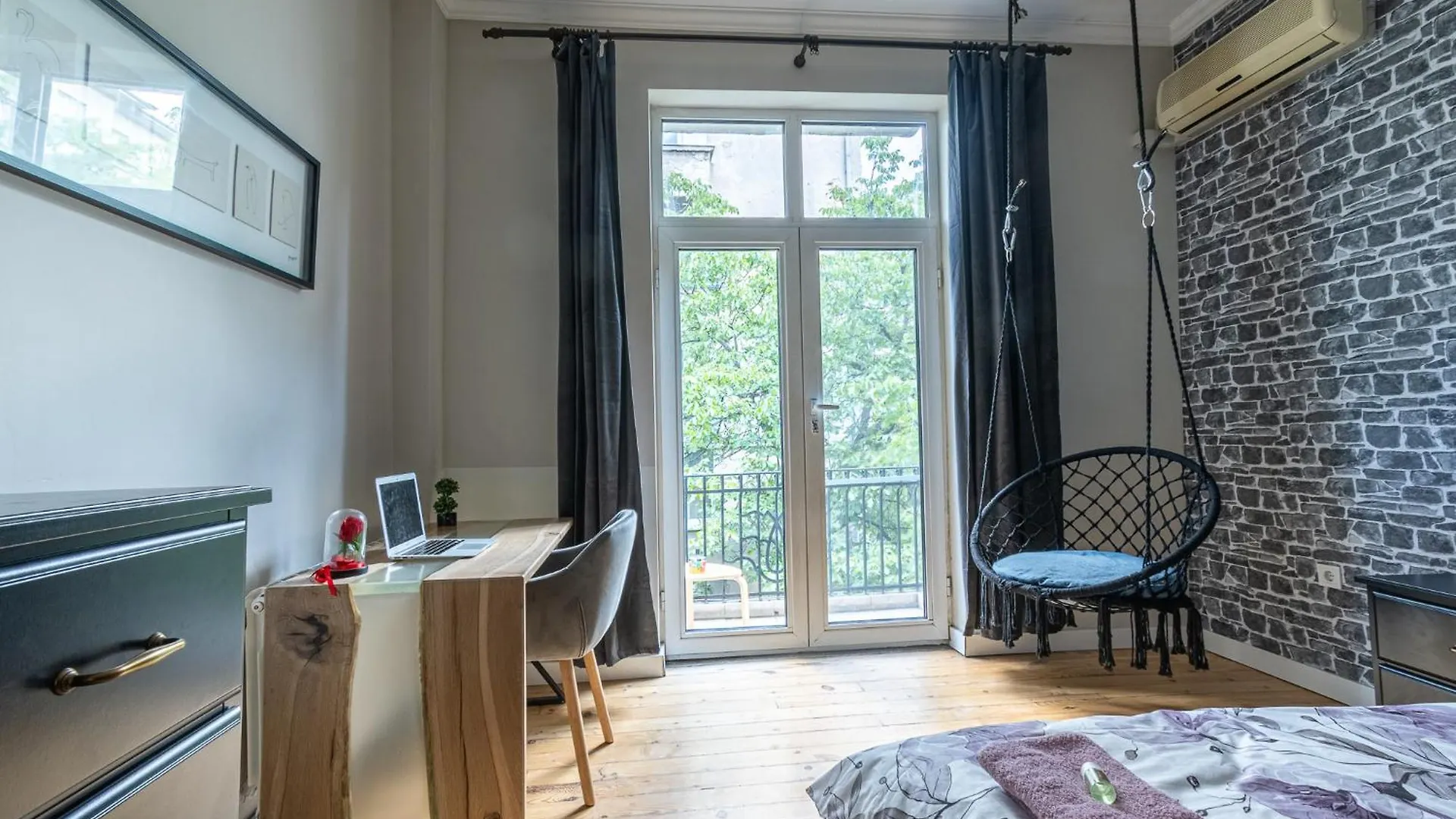 2 Designer Apartments Seconds Away From Тhe Main Street, Free Parking Sofia Bulgaria