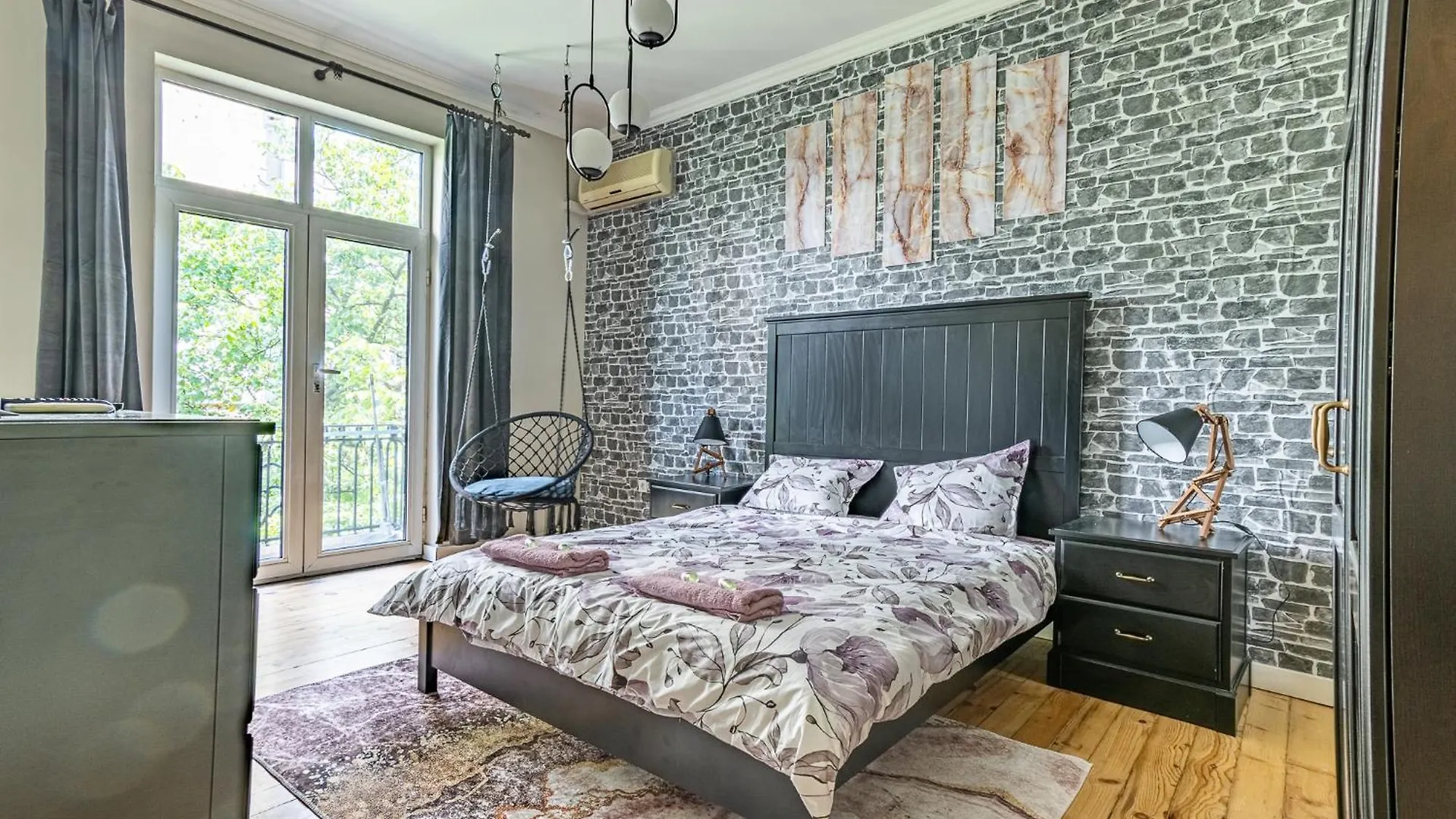 2 Designer Apartments Seconds Away From Тhe Main Street, Free Parking Sofia